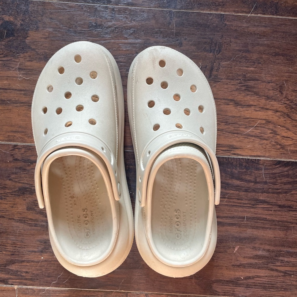 Platform Crocs - Cream - image 2